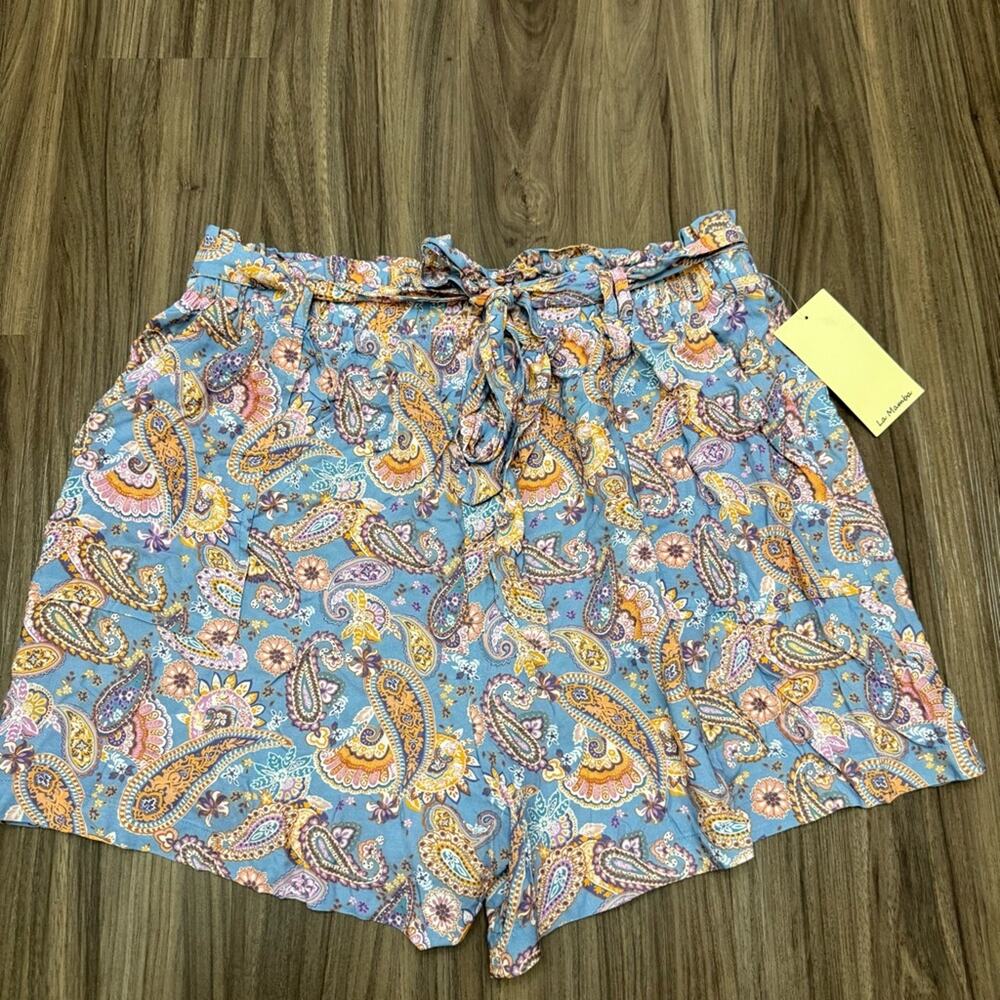 NWT love to be spoiled women sz XL short blue paisley blue tie front short